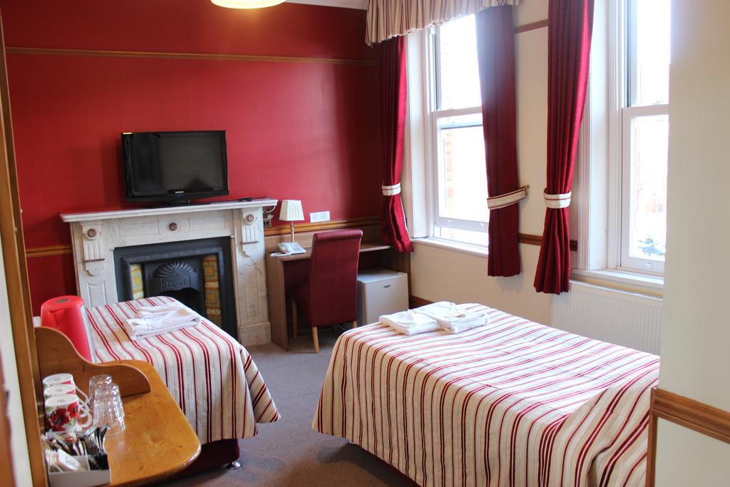 Heatherbank Guest House Barnet Bagian luar foto