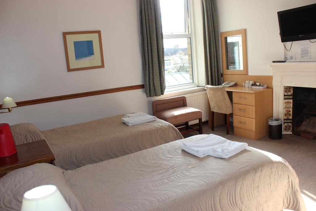 Heatherbank Guest House Barnet Bagian luar foto