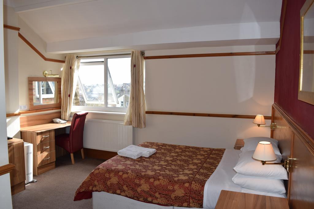 Heatherbank Guest House Barnet Bagian luar foto