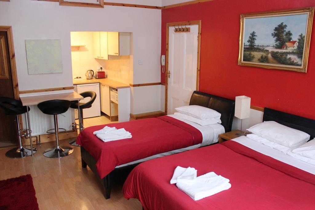 Heatherbank Guest House Barnet Bagian luar foto