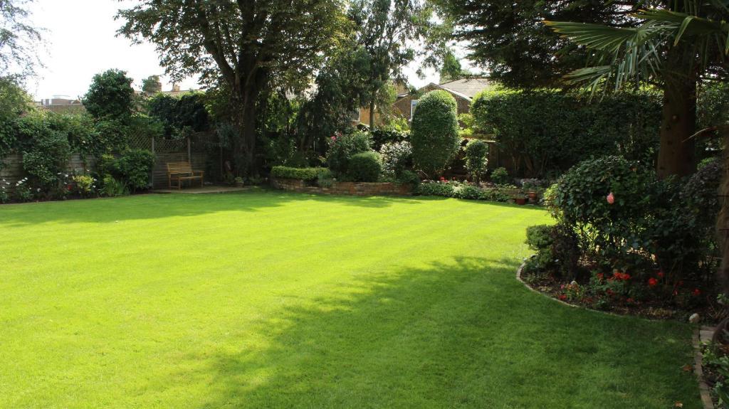 Heatherbank Guest House Barnet Bagian luar foto